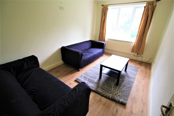 Pennington Court, Delph Lane, Woodhouse, LS6 2RW, Leeds - Photo 1
