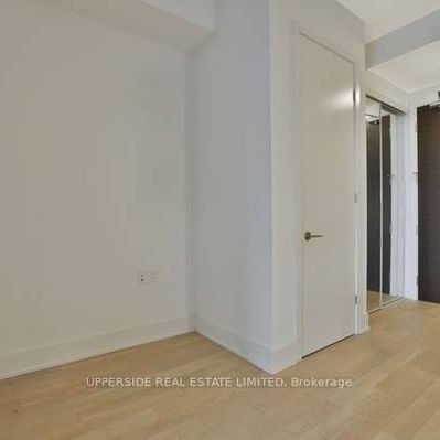 Park Lawn / Lake Shore Waterfront 1Bdrm +Den Open Balcony 1Parking - Photo 3