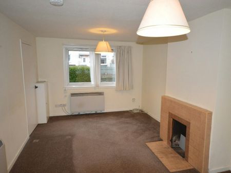 Semi-detached house to rent on - Photo 2