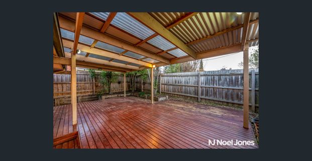 Beautifully Renovated Unit In Prime Position - Photo 1