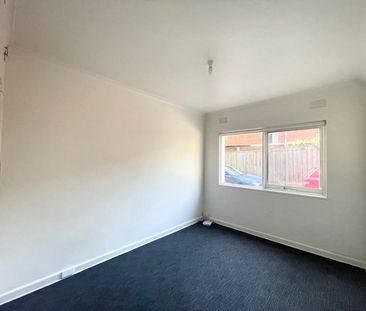 2/19 Evansdale Road, Hawthorn VIC 3122 - Photo 4