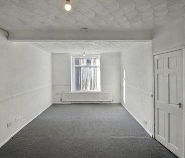 3 bedroom end of terrace house to rent - Photo 4