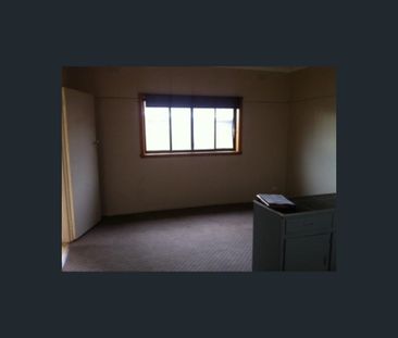 2/29 Military Rd, Avondale Heights, Vic 3034 - Photo 1