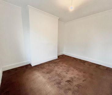 3 bedroom flat to rent - Photo 5