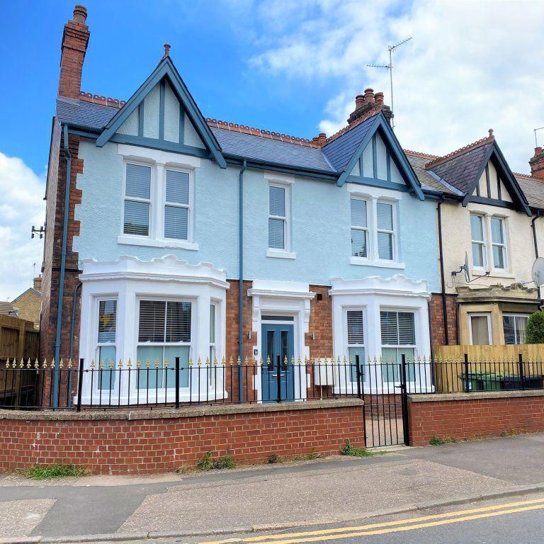 1 bedroom in a house share to rent - Photo 1