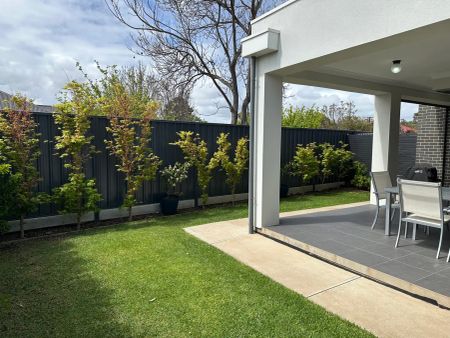 “Stunning like new, high quality 3 bedroom family home.” - Photo 4