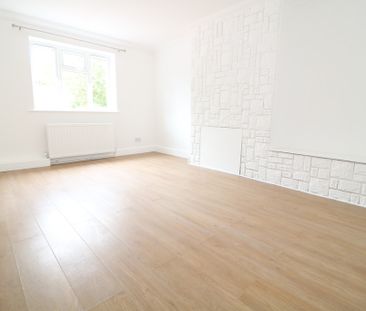 Nower Road, Dorking - 3 bedrooms Property for lettings - Seymours - Photo 3