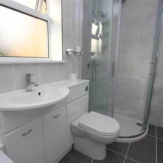 Lavender Hill, Enfield, EN2 - Photo 1