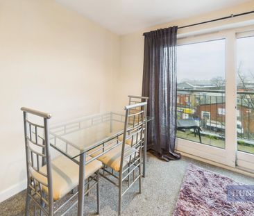 2 bedroom Flat To Let Total Size: 722 SQ FT - Photo 4