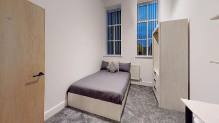 3 bedroom flat to rent - Photo 4