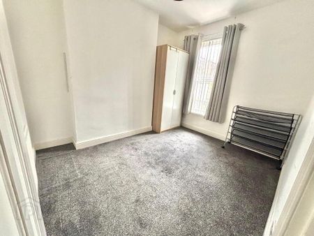 29 Mount Street, Coleraine, BT52 1HG - Photo 5