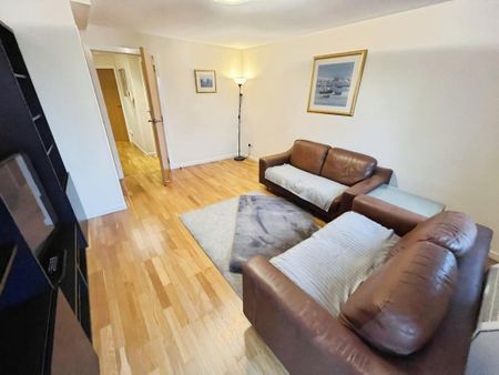 2 bedroom flat to rent - Photo 2