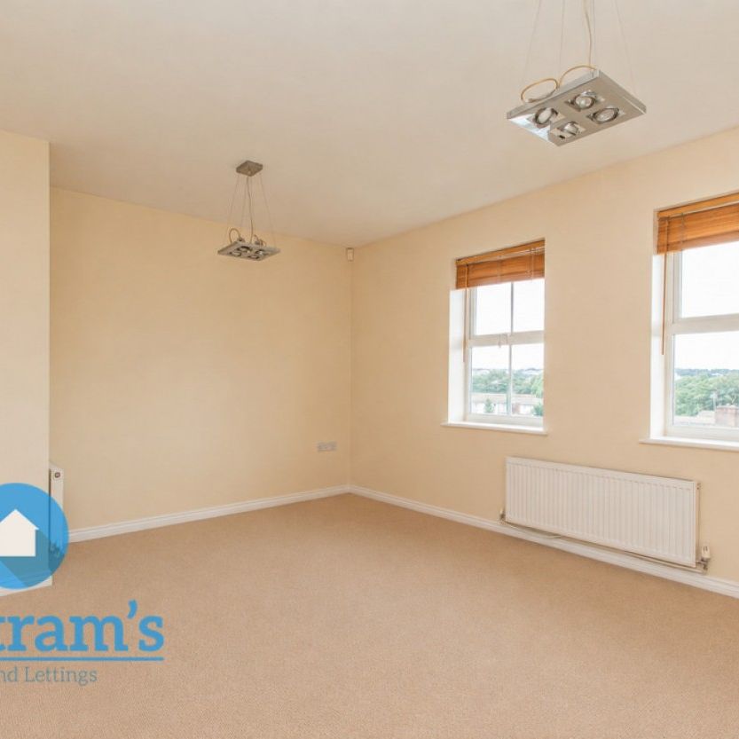 References Pending - 2 bed Flat - Photo 1