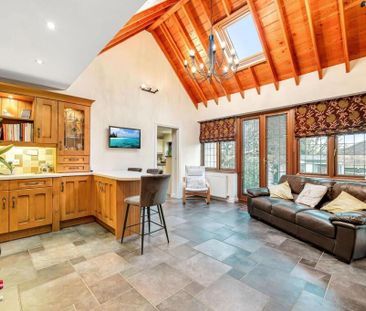 3 Bed Detached House, Tempest Road, LE4 - Photo 2