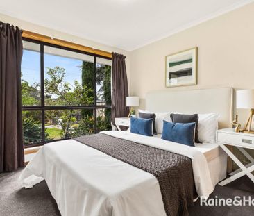 Contemporary Living on Baker Court - Photo 4