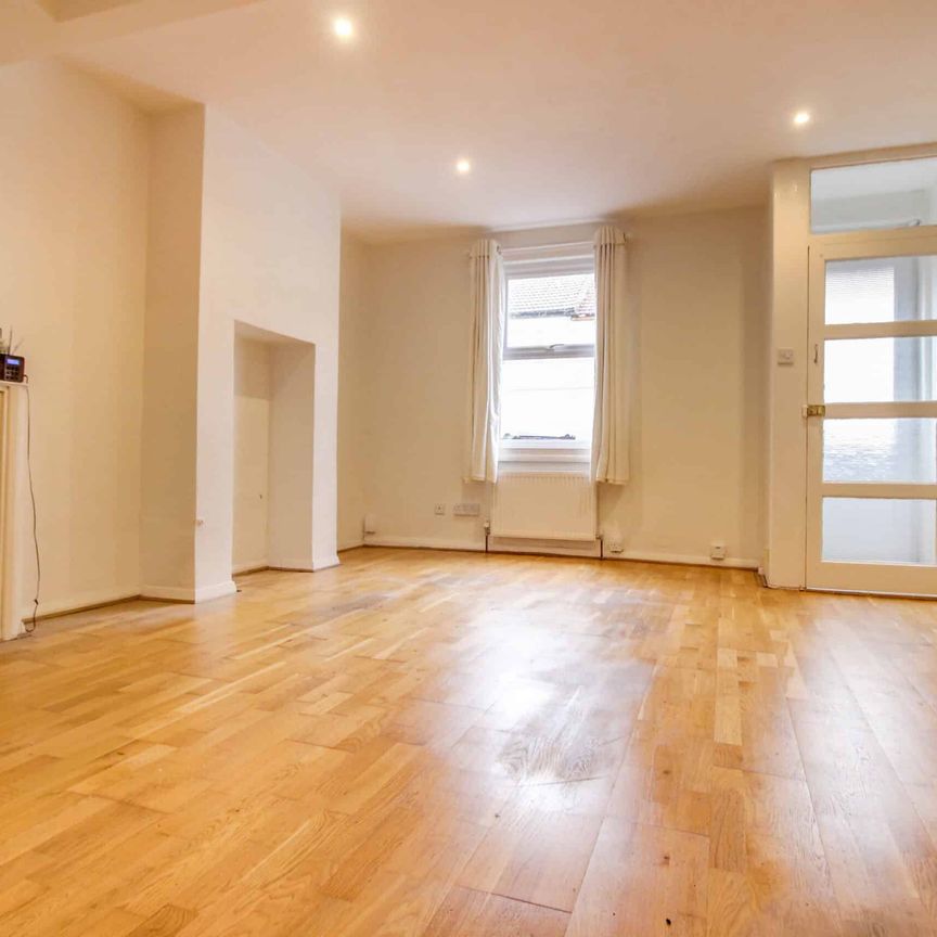 Omdurman Street, Swindon, Swindon, SN2 - Photo 1