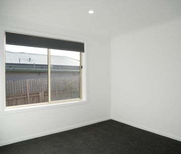 Stylish Modern Living - Photo 5