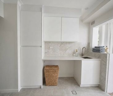 Parkside Elegance Meets Modern Family Luxury - Photo 2