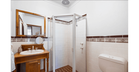 Character, Comfort & Convenience in the Heart of Kensington - Photo 4