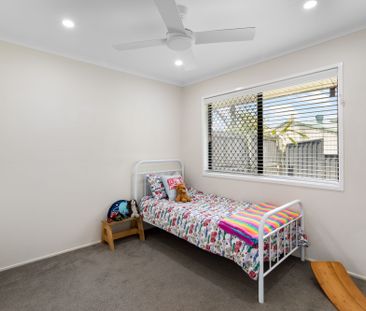 Modern Comfort and Privacy in Quiet Neighbourhood - Photo 2