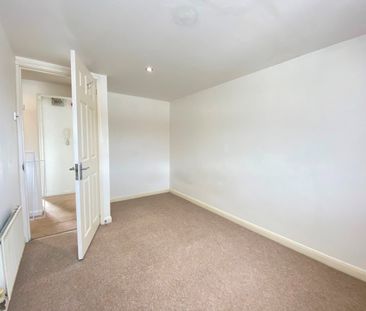 2 Bed Flat, St. James's Street, BN2 - Photo 3