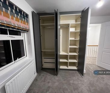 3 bedroom semi-detached house to rent - Photo 4