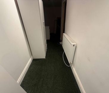 Oswald Street Room 2 - Photo 4