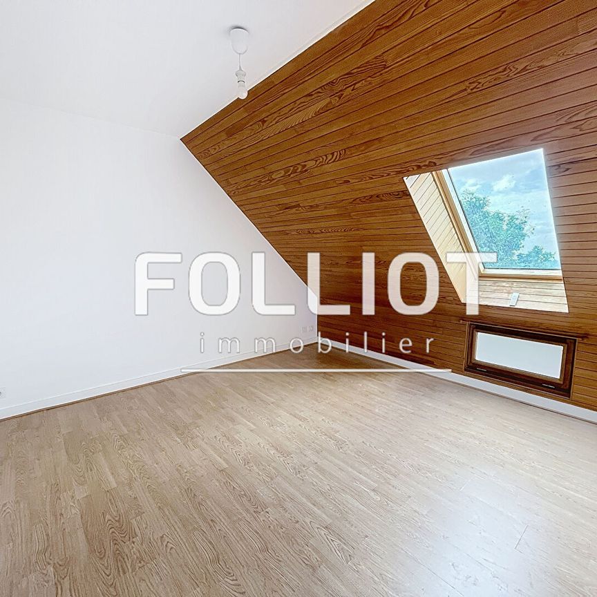 A louer : Maison d'architecte à Fougères 6 pièce(s) 149.78 m2 - Photo 1