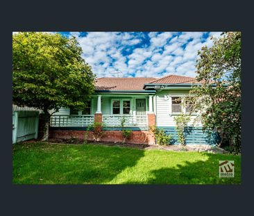 CHARMING HOME WITH FLEXIBLE FLOORPLAN! - Photo 5