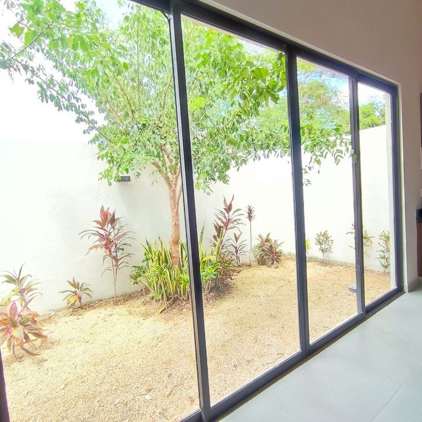 Townhouse en Renta en Temozon Norte - Photo 1