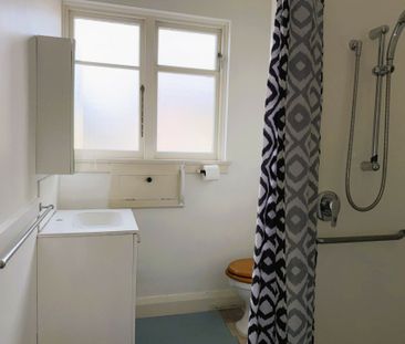 Close to the Bay - Photo 3