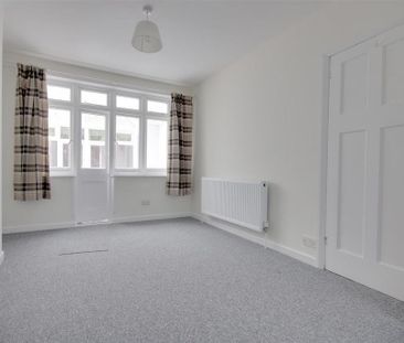 3 bedroom detached house to rent - Photo 6