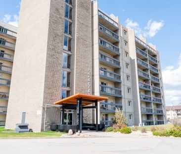 Markham Place - Photo 1