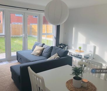 3 bedroom semi-detached house to rent - Photo 1