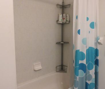 For Lease - 98 Marycroft (Upper) Court, Brampton, Ontario - Photo 2