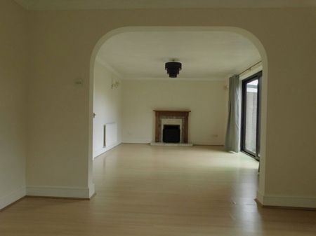 Park Farm Close, Etchingham, East Sussex - £1,950pcm - Photo 3