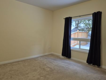 For Lease - 18 Revol Road, Penetanguishene, Ontario - Photo 3