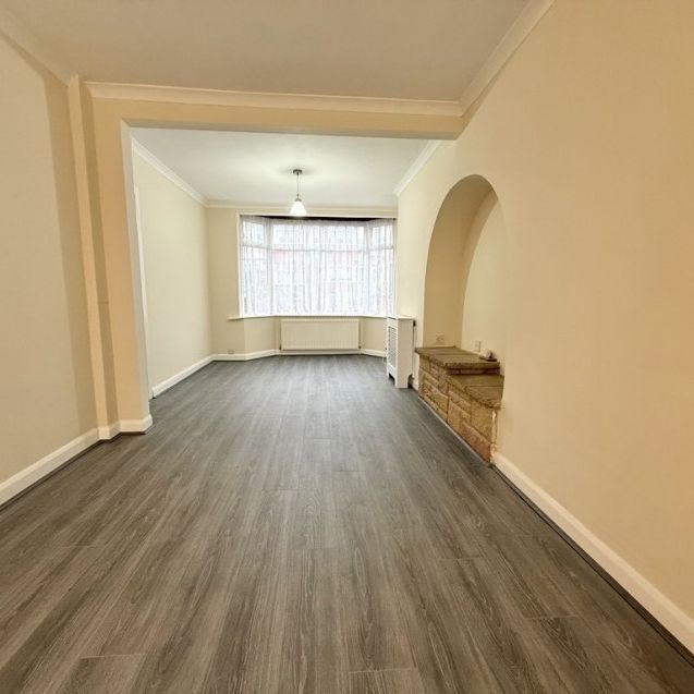 Thomas Landsdail Street, Cheylesmore - - Photo 1