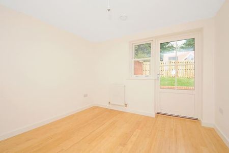 3 bedroom apartment to rent - Photo 2