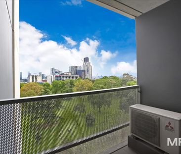 Convenient city living apartment - Photo 3