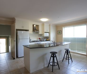 35 Unwin Avenue, Jerrabomberra NSW 2619 - House For Rent | Domain - Photo 6