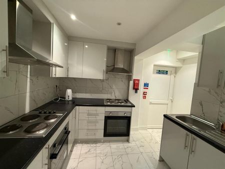 1 bedroom in a house share to rent - Photo 5