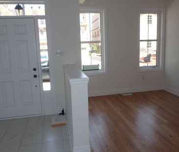 For Lease - 25 Amherst Circle, Vaughan, Ontario - Photo 3