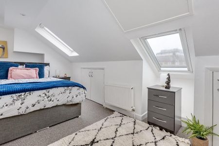 3 bedroom flat to rent - Photo 5