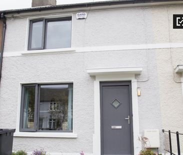 Room for rent in bright 2-bedroom home in Terenure, Dublin - Photo 5