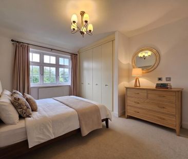 4 bedroom detached house to rent - Photo 4