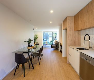 3-Bed, 3-Bath – Walk to Hagley & Hospital - Photo 3