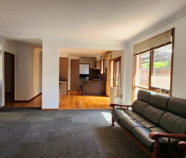 2/10 Neville Street, Carnegie. - Photo 3