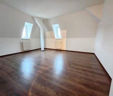 Schöne geräumige Dachgeschosswohnung in Stadtvilla - Foto 5