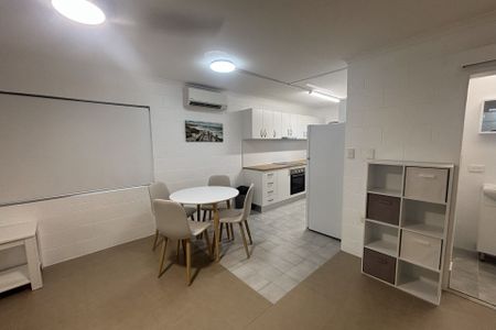 NEWLY RENOVATED CAIRNS CITY APARTMENT, IN SOUGHT LOCATION! - Photo 2